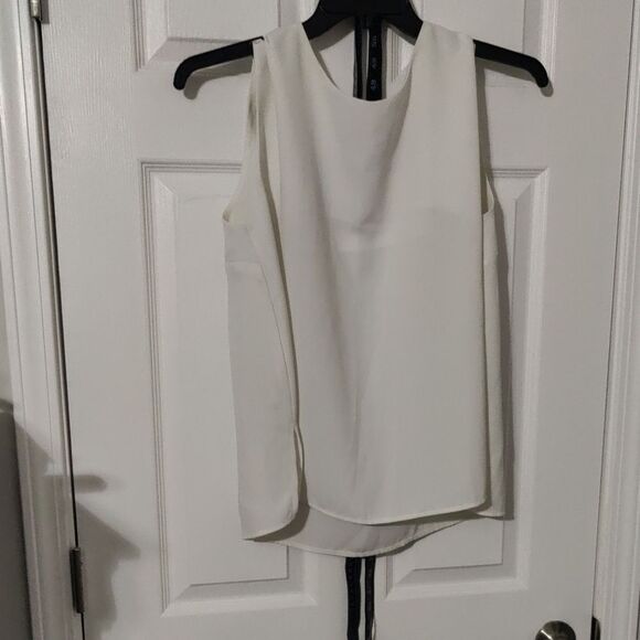 White Sleeveless Top - Picture 10 of 10